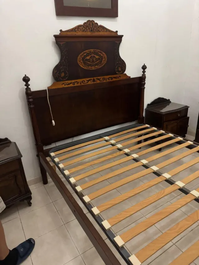 Cama antigua madera y metal