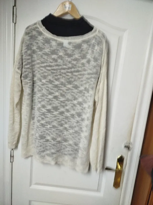 Jersey blanco con lechuza bordada