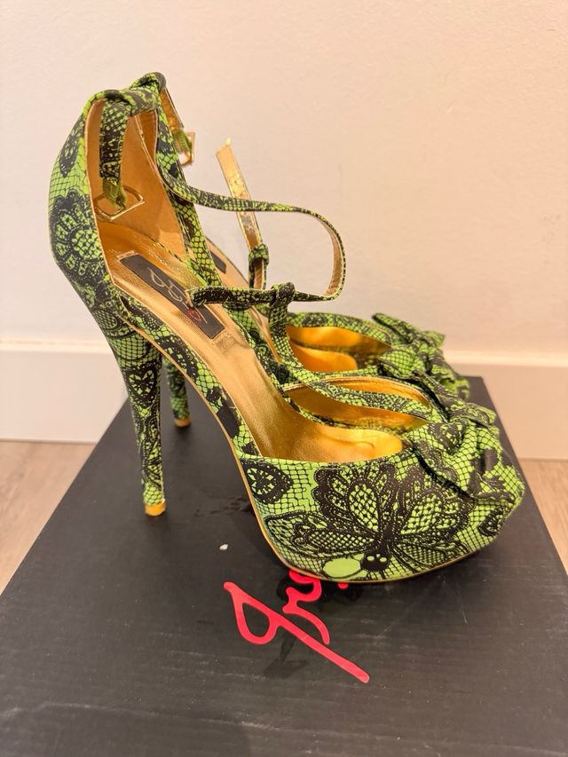 Zapatos Iron Fist plataforma lazo verde negro