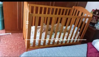 Cuna de madera para bebé