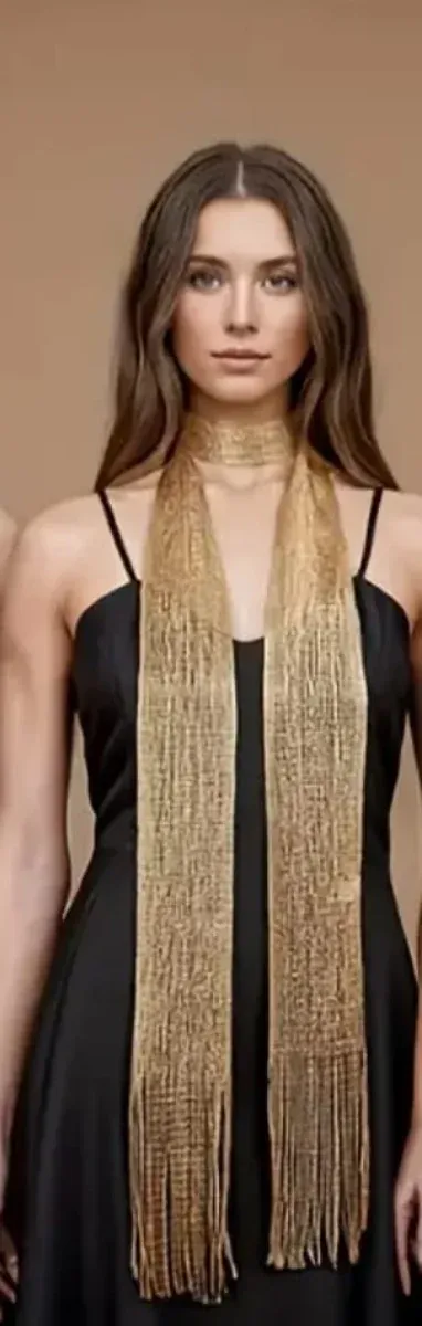 Bufanda pañuelo dorado con flecos