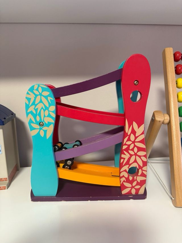 Pista de carreras de madera para niños