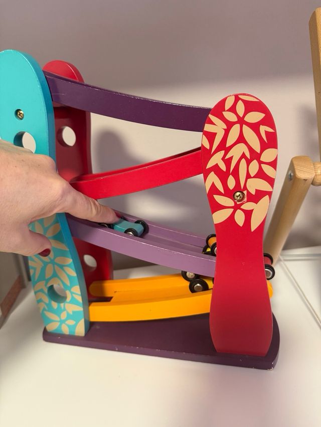 Pista de carreras de madera para niños