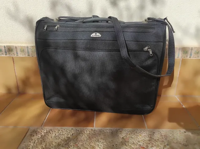 Portatrajes Samsonite gris