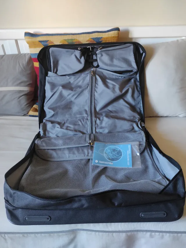 Portatrajes Samsonite gris