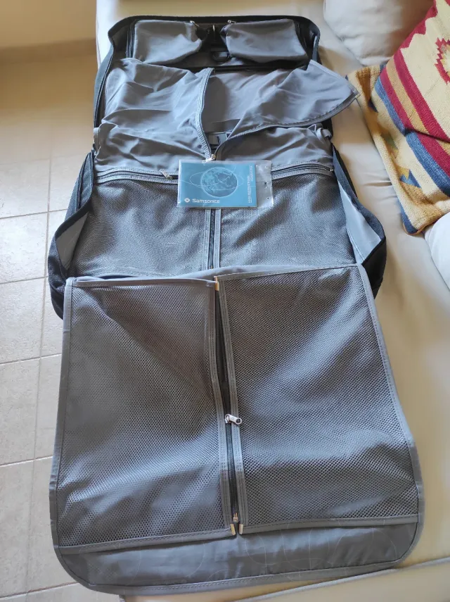 Portatrajes Samsonite gris