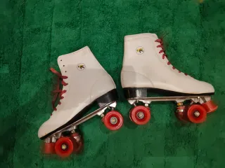 Patines de 4 ruedas blancos