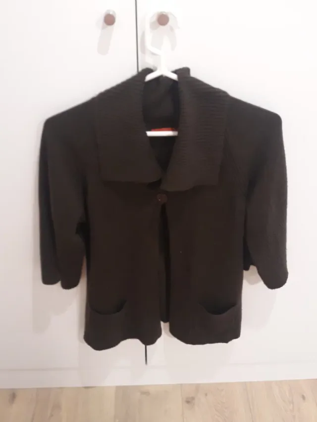 Chaquetilla punto marrón