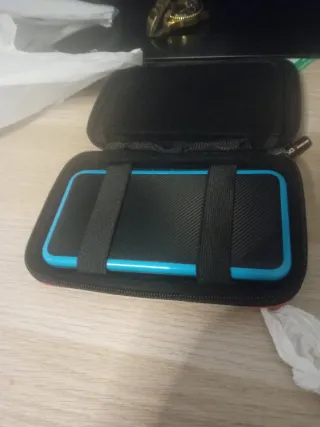 Nintendo 2DS XL Negra y Azul