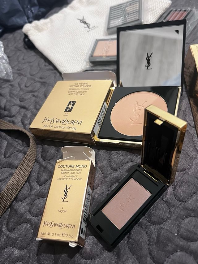 Lote YSL Maquillaje: Polvos + regala