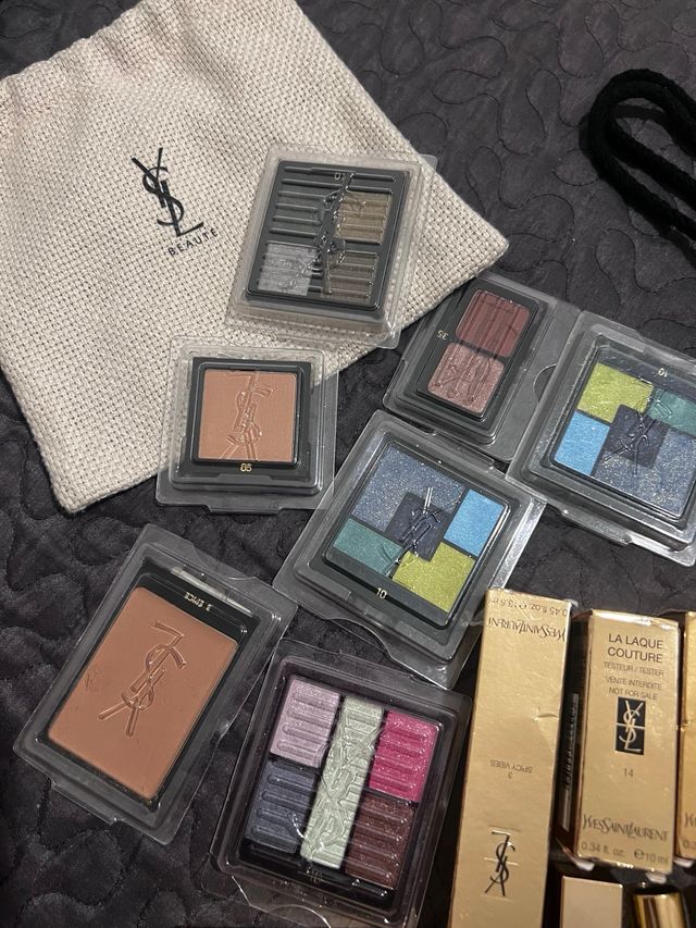 Lote YSL Maquillaje: Polvos + regala