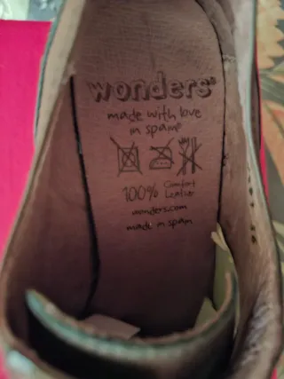 Zapatos Wonders.