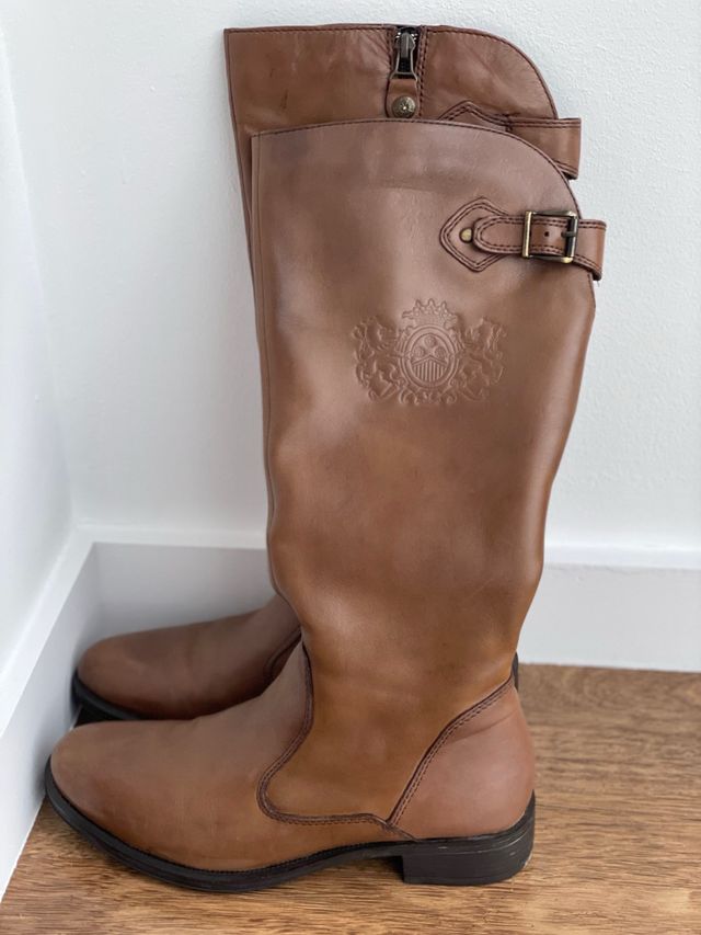 Botas de piel marrones altas