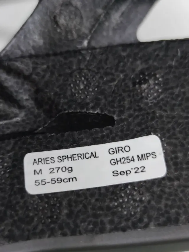 Casco Giro Aries Spherical MIPS Negro/Verde