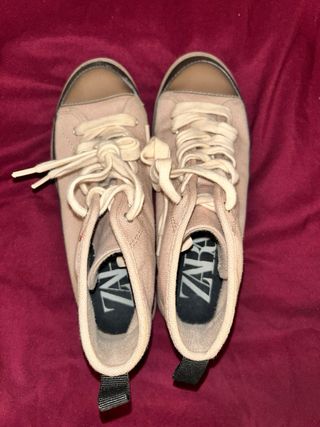 Botas de niña beige y marrón