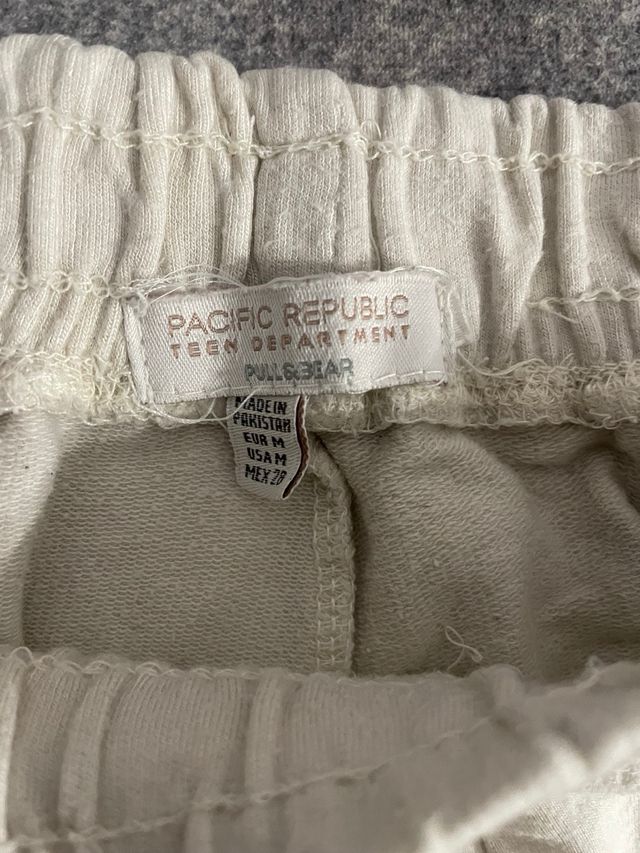 Pantalón corto chándal beige