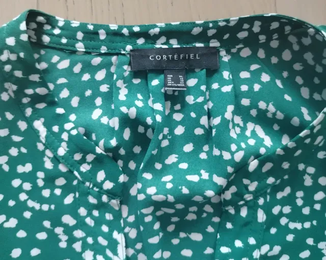 Blusa Cortefiel verde con estampado blanco T.44/46