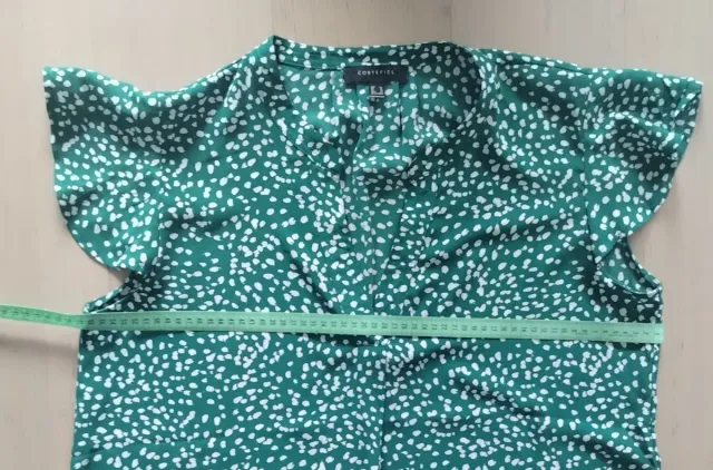 Blusa Cortefiel verde con estampado blanco T.44/46