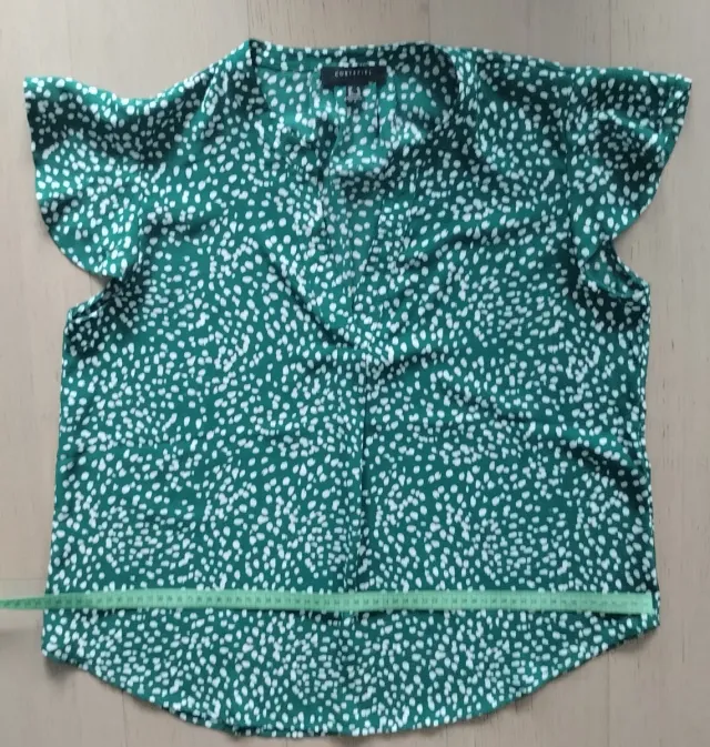 Blusa Cortefiel verde con estampado blanco T.44/46