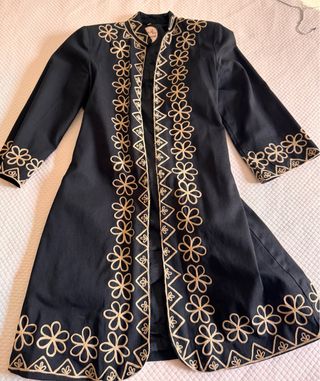 Casaca Almatrichi bordada floral