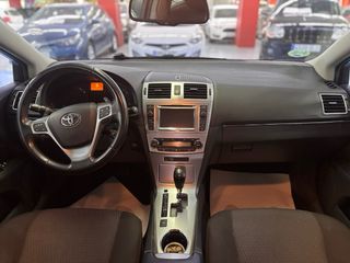 TOYOTA AVENSIS Advance 2012 122.000km Etiqueta C