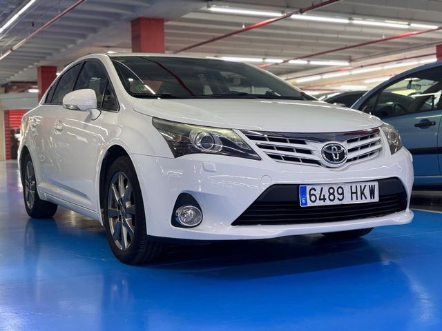 TOYOTA AVENSIS Advance 2012 122.000km Etiqueta C