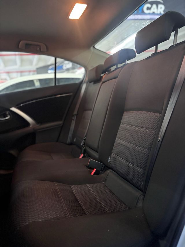 TOYOTA AVENSIS Advance 2012 122.000km Etiqueta C