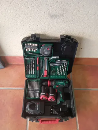 Taladro Parkside con accesorios completísimo