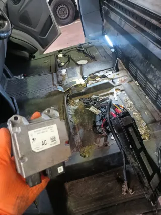 Mecánico coches Ford y multimarca.