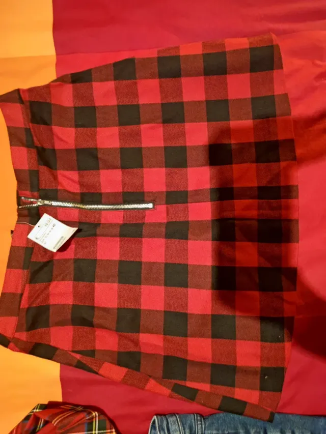 Minifalda cuadros rojos y negros