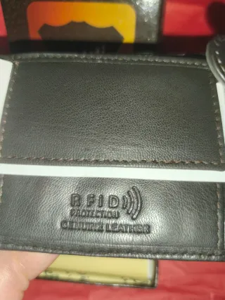 Cartera de hombre en piel color negro