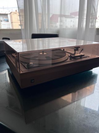 Giradischi vintage marrone e nero