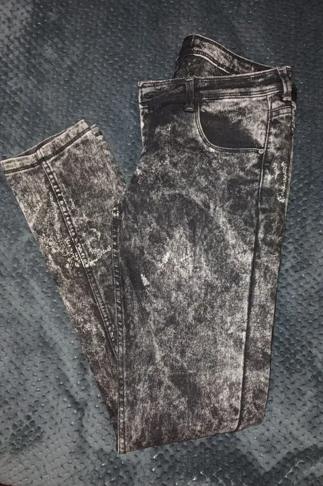 Pantalones vaqueros desgastados