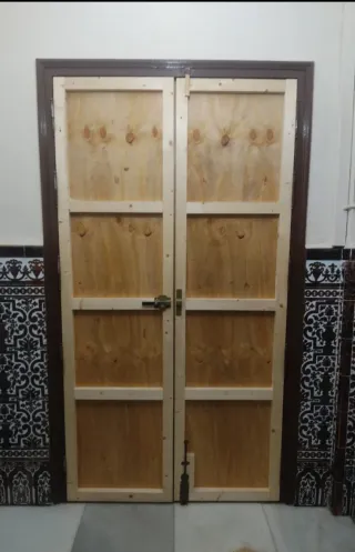 Puerta de madera contrachapada
