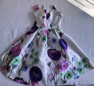 Vestido Carla Ruiz floral morado y blanco