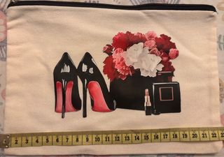 Neceser maquillaje tacones y flores 15x22cm.
