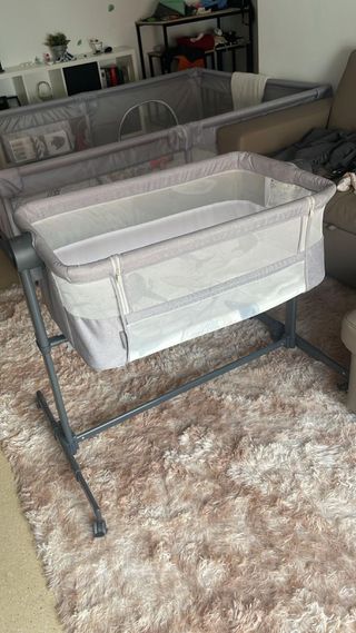 Cuna de viaje y silla de coche