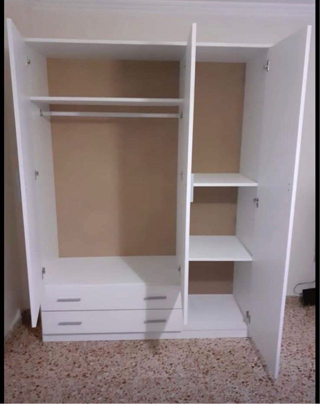 Armario 3 puertas blanco y beige