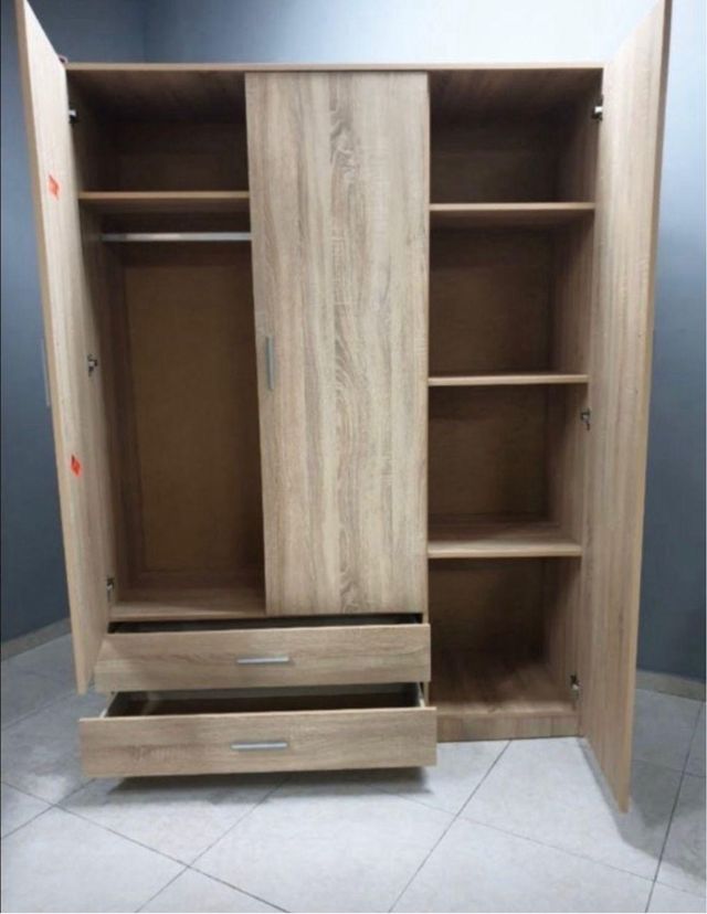 Armario 3 puertas blanco y beige