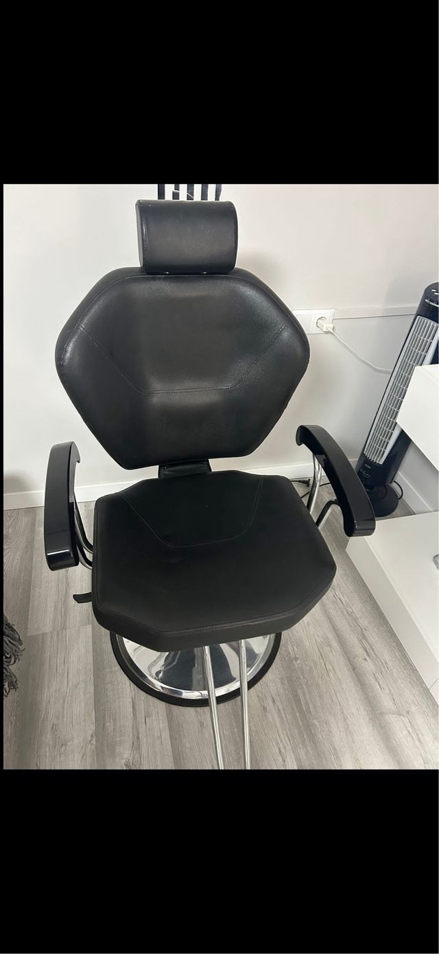Silla de peluquería negra