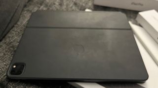 Magic Keyboard + Apple Pencil