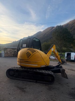 Retroexcavadora JCB 8080