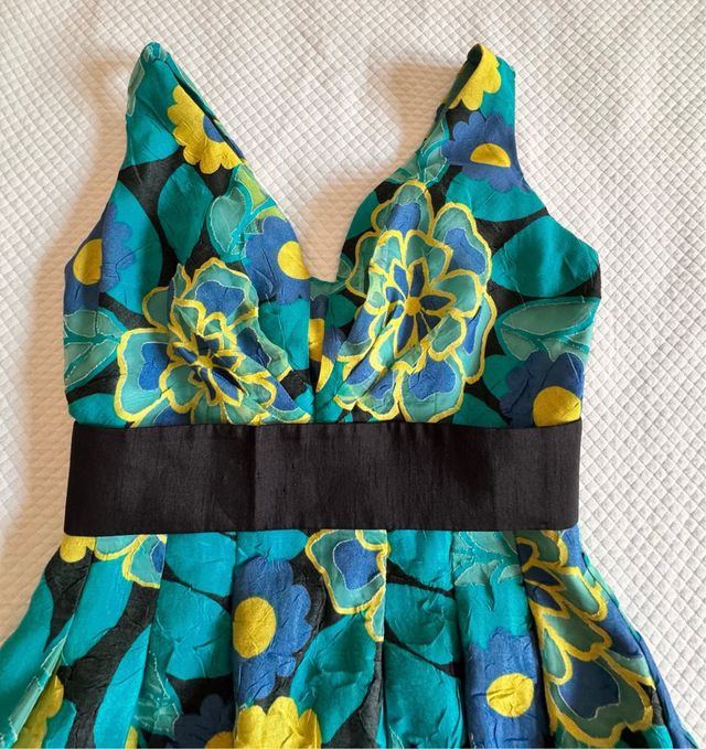 Vestido floral verde azulado y amarillo