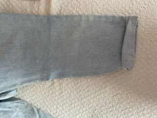 Pantalón vaquero azul desgastado