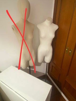 Maniquí y mesa plegable