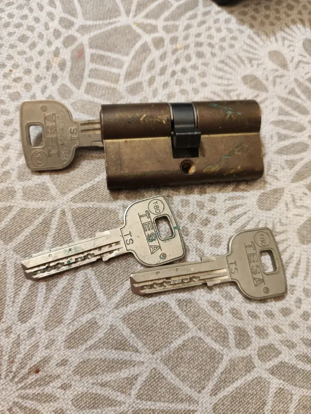 Bombín Tesa T80 TS con 2 llaves