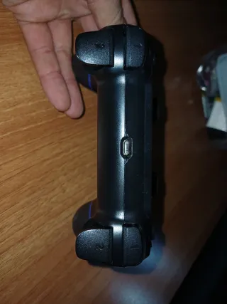 Mando PS4 Negro con Detalles Azules