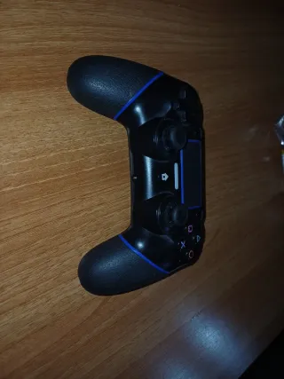 Mando PS4 Negro con Detalles Azules