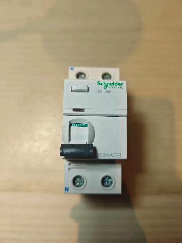 Interruptor Diferencial Schneider A9R84225