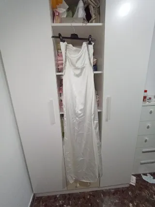 Vestido largo blanco con pedrería